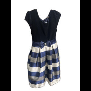 Perfect for the Winter or the Holidays! Jona Michelle girls holiday dress size 7